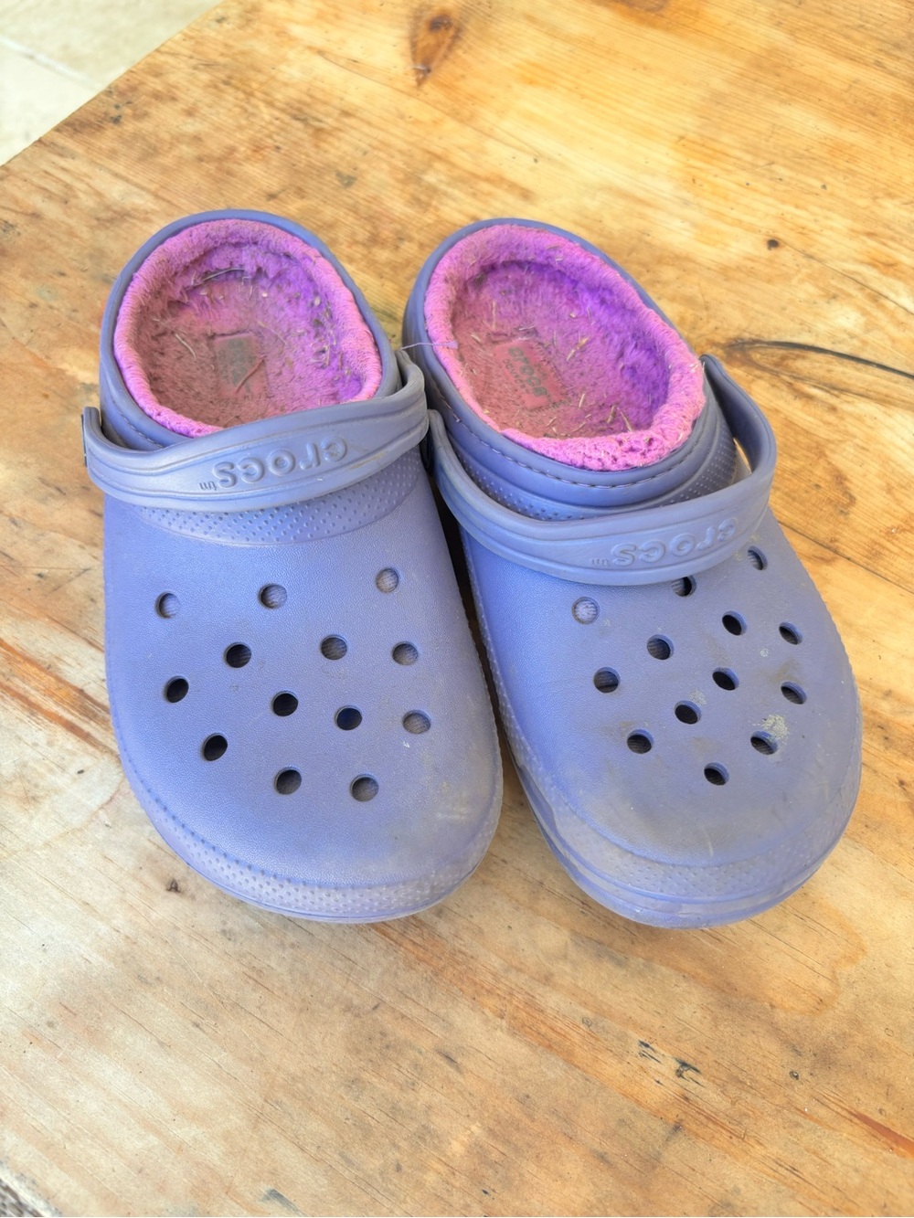 Kids Crocs lined youth size 4 purple